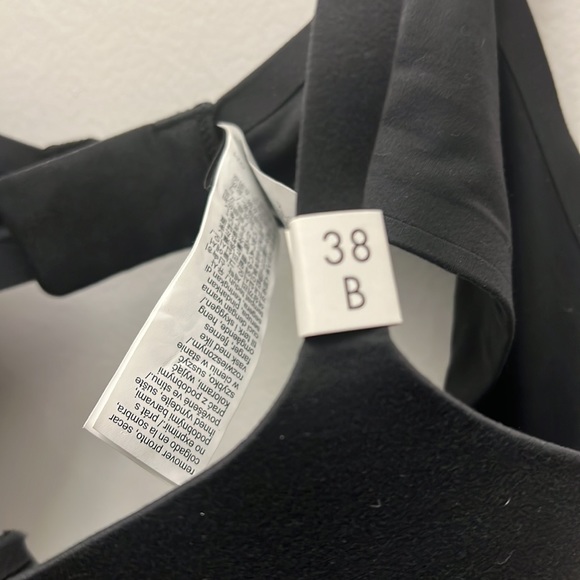 Calvin Klein Bra.            #1594 - Picture 7 of 7